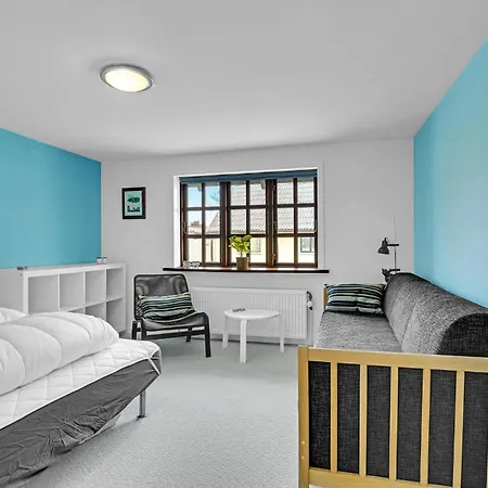 2 Bedroom Beautiful In Semesterbostad
