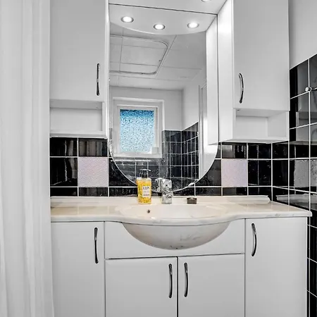2 Bedroom Beautiful In Semesterbostad Løkken