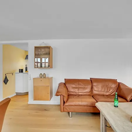 2 Bedroom Beautiful In Semesterbostad *