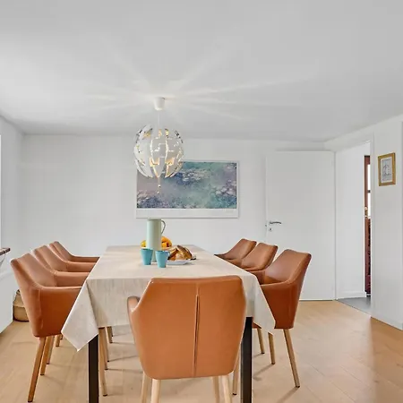 2 Bedroom Beautiful In Semesterbostad