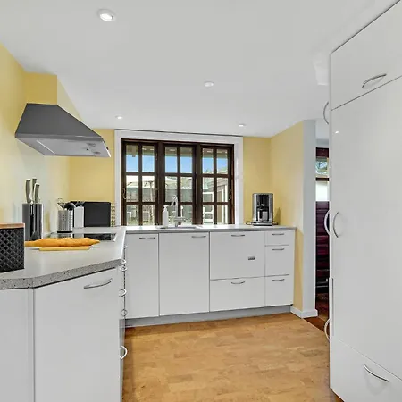 度假居 2 Bedroom Beautiful In 洛肯