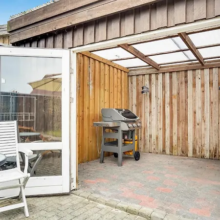 2 Bedroom Beautiful In *